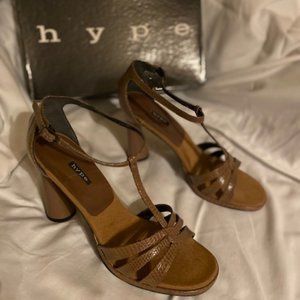Hype Camel Lucertola Ying, 3 1/2 inch heel Taupe Sandal, Size 8